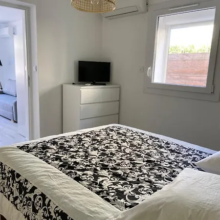 بيت للعطل T2 En Rez De Avec Jardin A 800m De La Plage, A La Semaine لو براديت