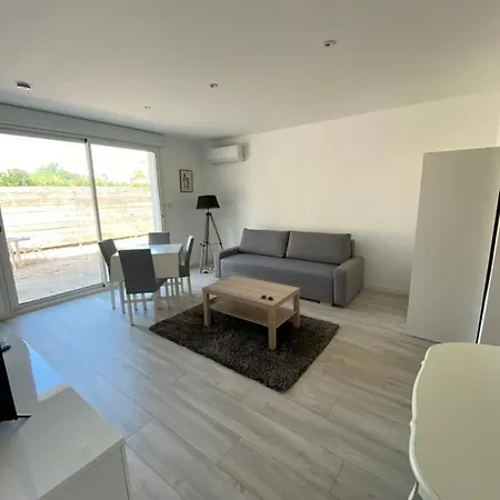 T2 En Rez De Avec Jardin A 800m De La Plage, A La Semaine